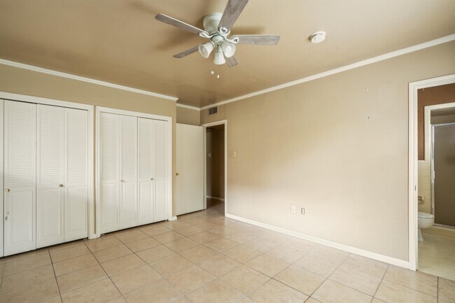 Building Photo - 214 W Strickland St