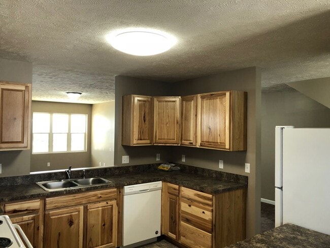 Building Photo - 6634 Morrill Ave