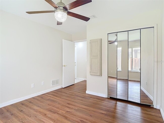 Building Photo - 289 Gull Dr S