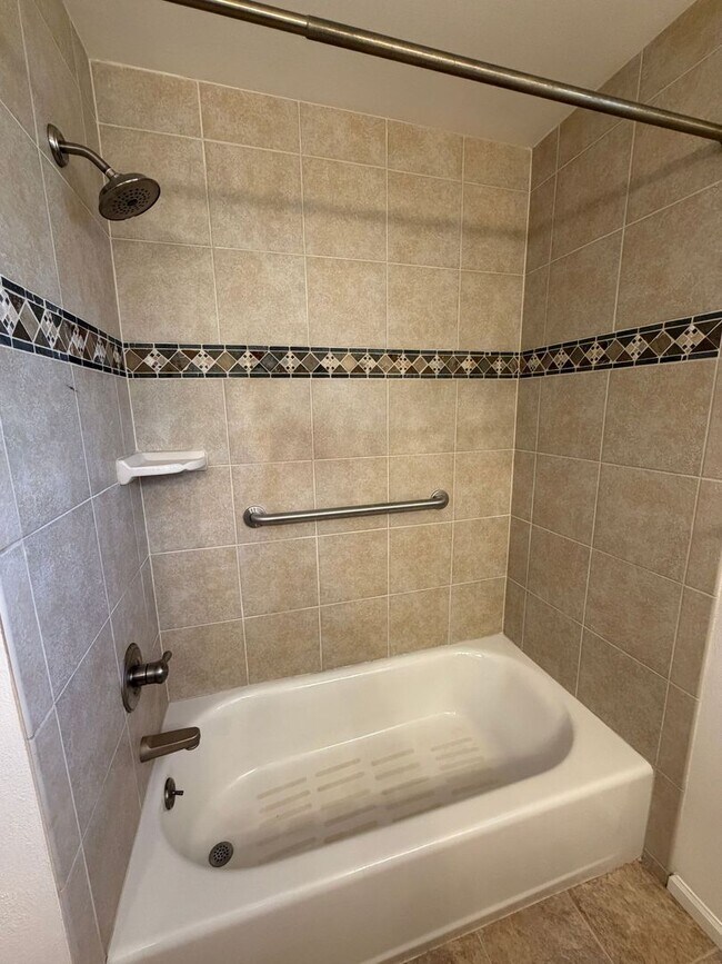 Building Photo - Open and Bright 3BD Home in Desirable Boulder Neighborhood