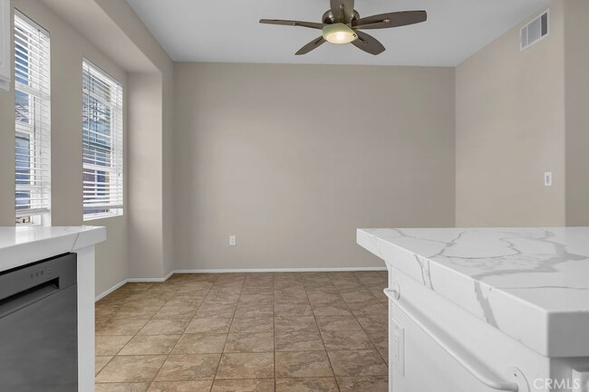 Building Photo - 210 Timberwood