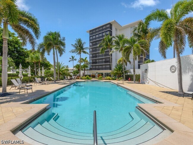 Building Photo - 2170 Gulf Shore Blvd N