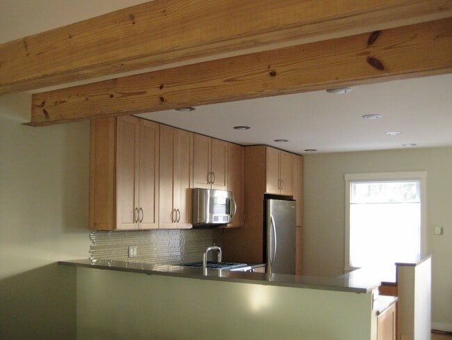 Building Photo - 415 Burgoyne Rd