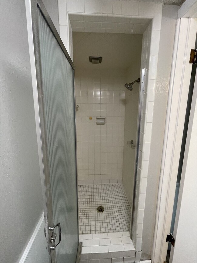 Building Photo - Norman 3-Bedroom Condo