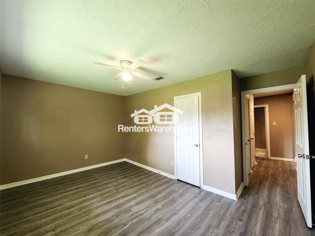 Building Photo - 1359 Tenderden Dr