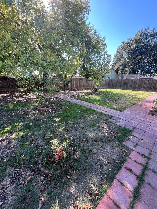 Building Photo - NICE UPDATED HOME IN ELK GROVE!!