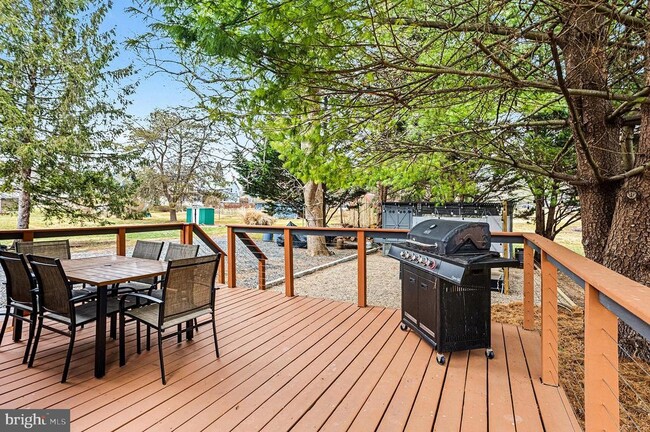 Building Photo - 85 Railroad Ave