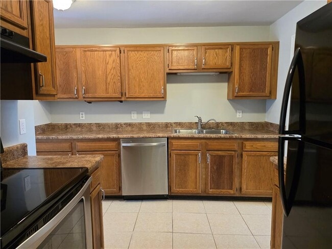 Building Photo - 1834 Cooper Lake Dr SE