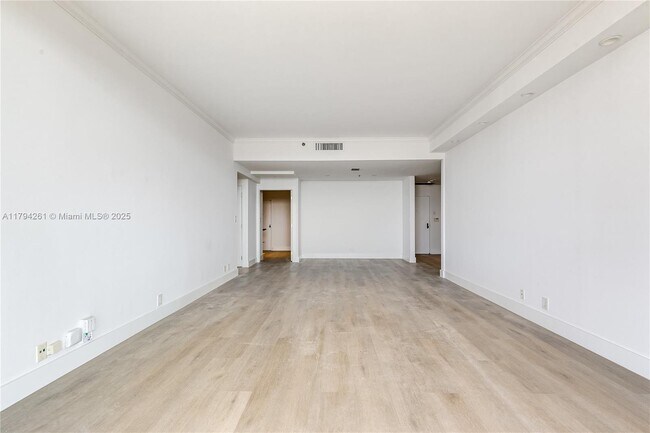 Building Photo - 251 Crandon Blvd