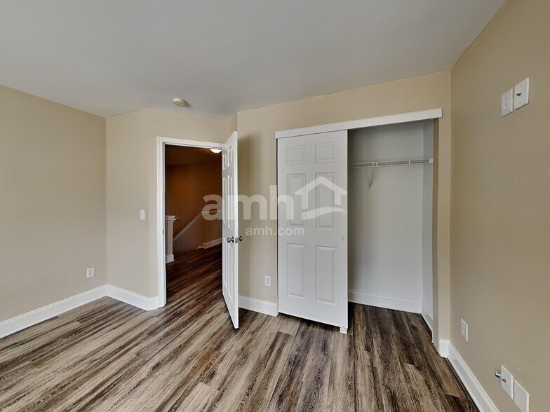 Building Photo - 2774 Jordan Ln