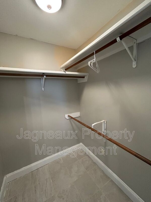 Building Photo - 416 Rue Canard