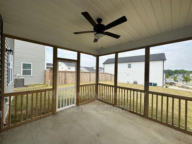 Building Photo - 1202 Briar Gate Dr
