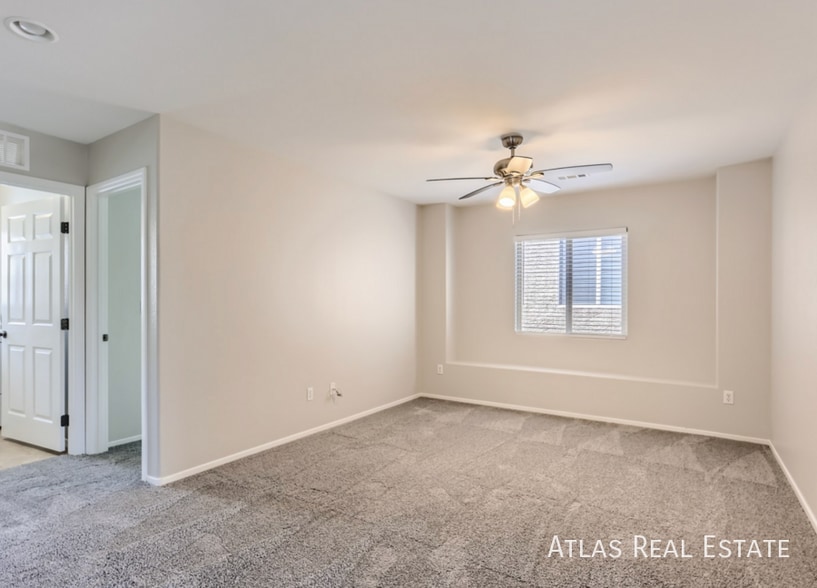 Building Photo - 7581 S Royal Crown Ct