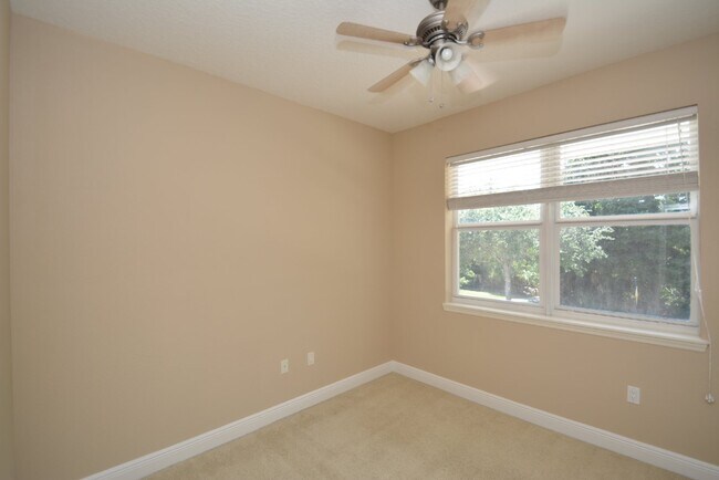 Building Photo - Tidelands Condo! Community amenities!