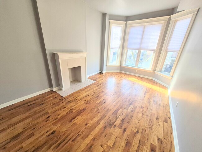 Building Photo - 4243 S Calumet Ave