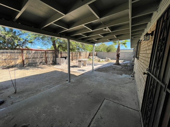 Building Photo - 7655 E Tulip Tree St