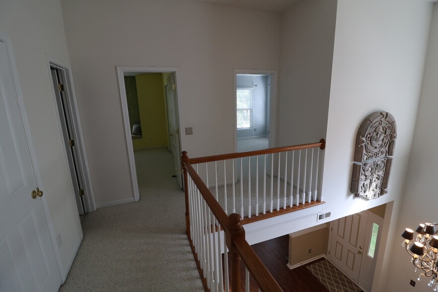 Building Photo - 10979 Princeton Village Dr