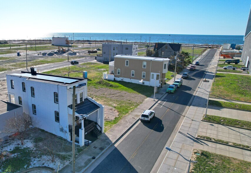 Building Photo - 203 S Metropolitan Ave