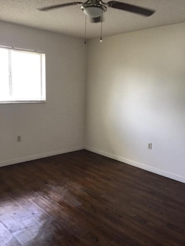 Large Master bedrm - 1720 Murrell Rd