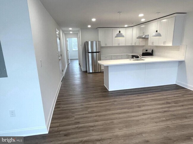 Building Photo - 26 S State St