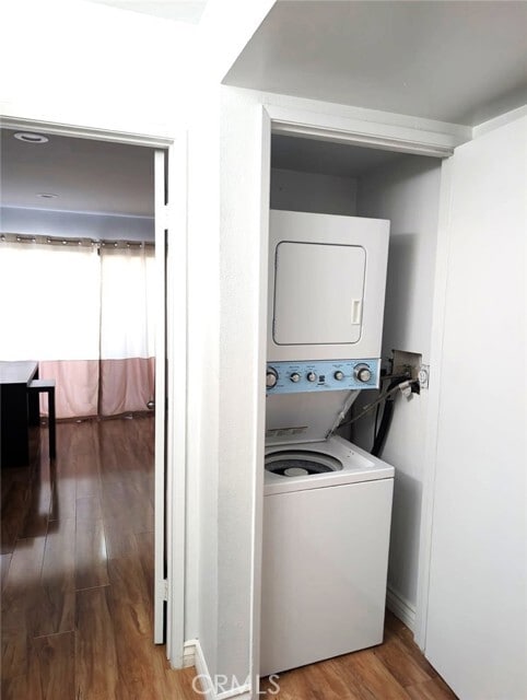 Building Photo - 13096 Le Parc Blvd