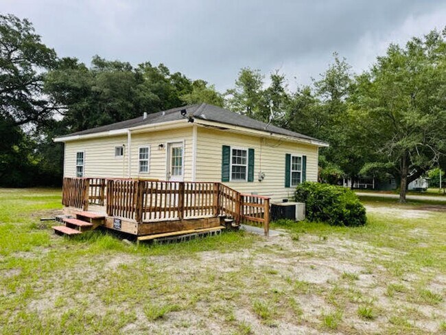 Building Photo - Old Maco Road