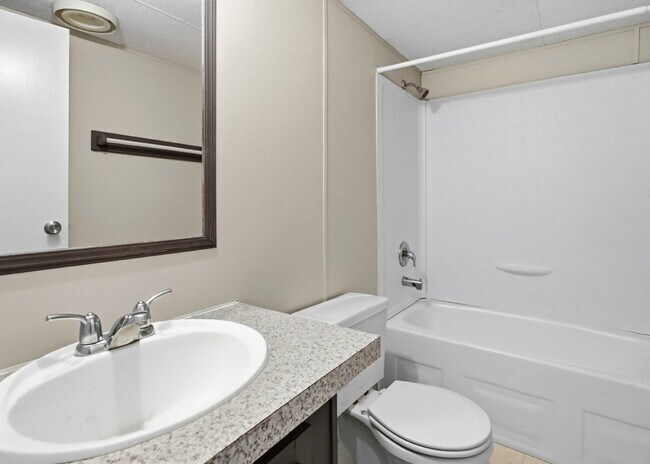 Building Photo - 3 Bedroom Home on Over .2 Acres with Canyon Lake Access!