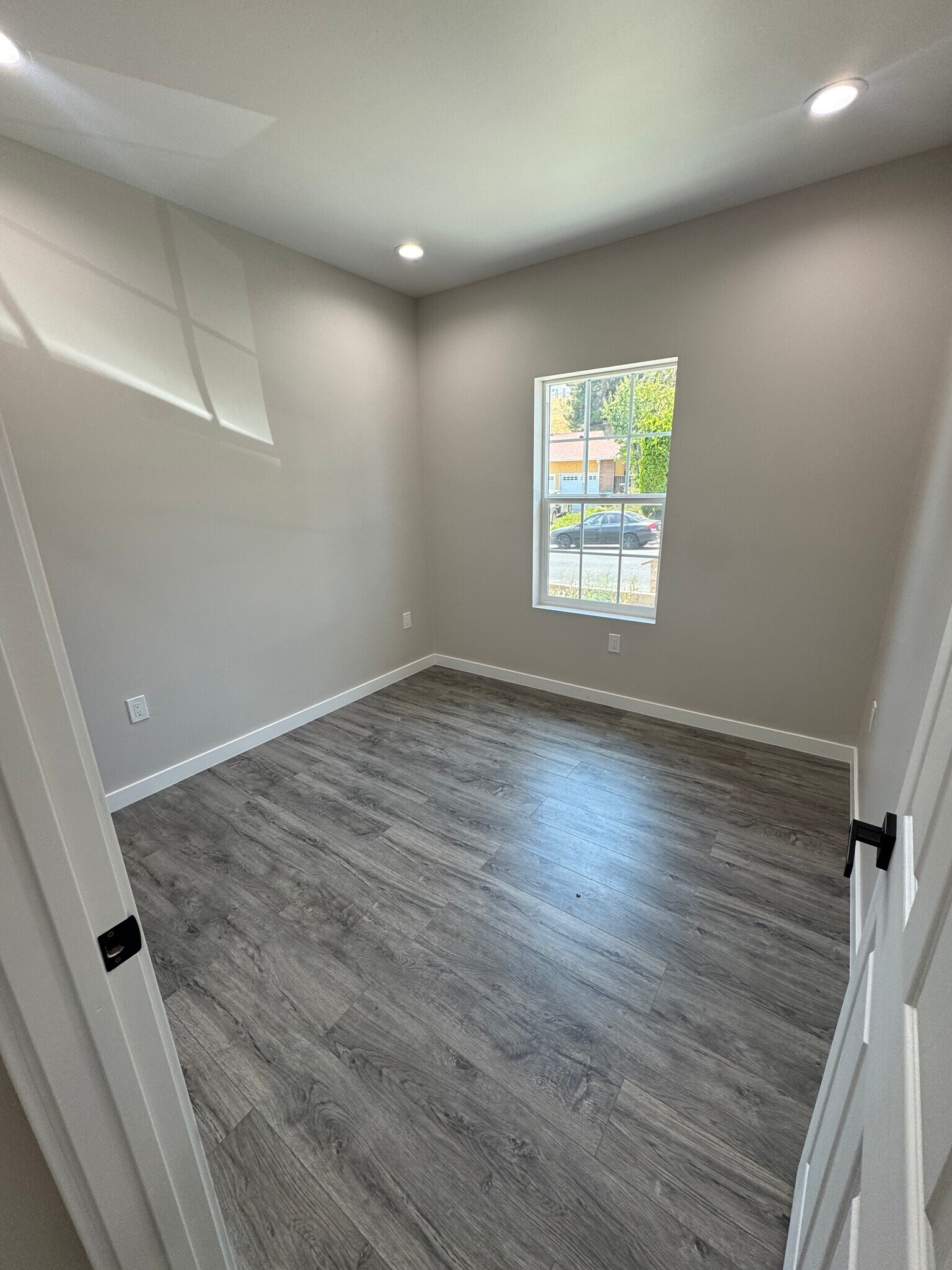 Building Photo - 10748 De Haven Ave
