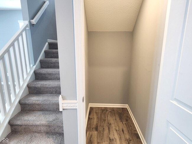 Building Photo - 5817 Flat Hill Dr