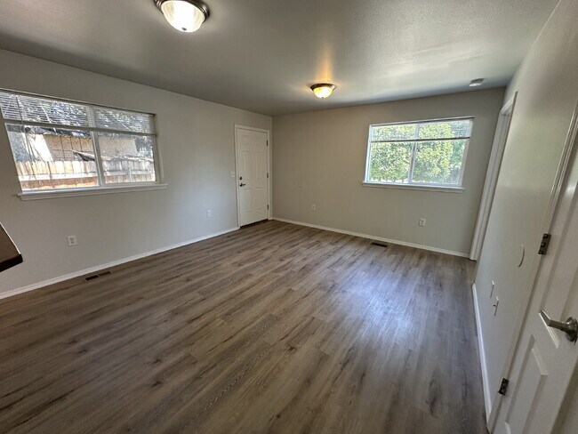 Building Photo - "Charming 2-Bed Oasis in Boise - Cozy 824 ...