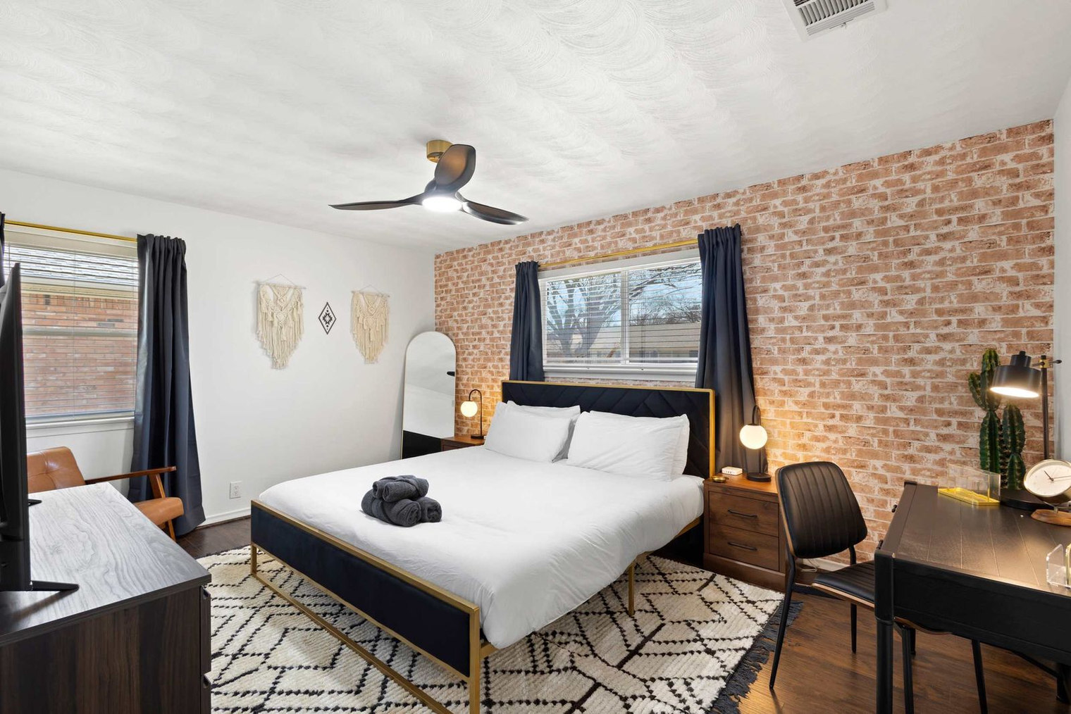 Building Photo - 1308 Glen Cove Dr