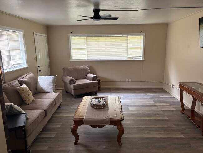 Building Photo - 316 Nevada Dr