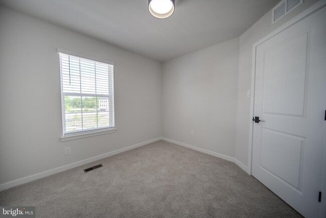 Building Photo - 442 Whirl Ln