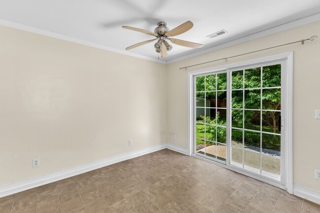 Building Photo - **Cute 3/2 Bungalow in Flaherty Farms**