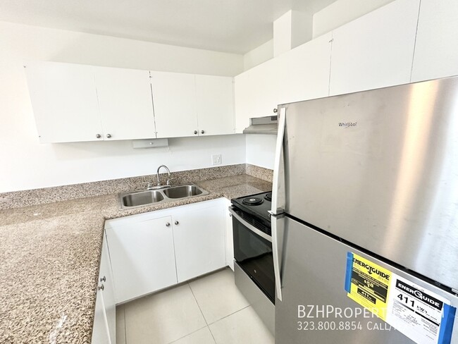 Building Photo - Newly Updated 1Bedroom 1Bathroom In Prime ...