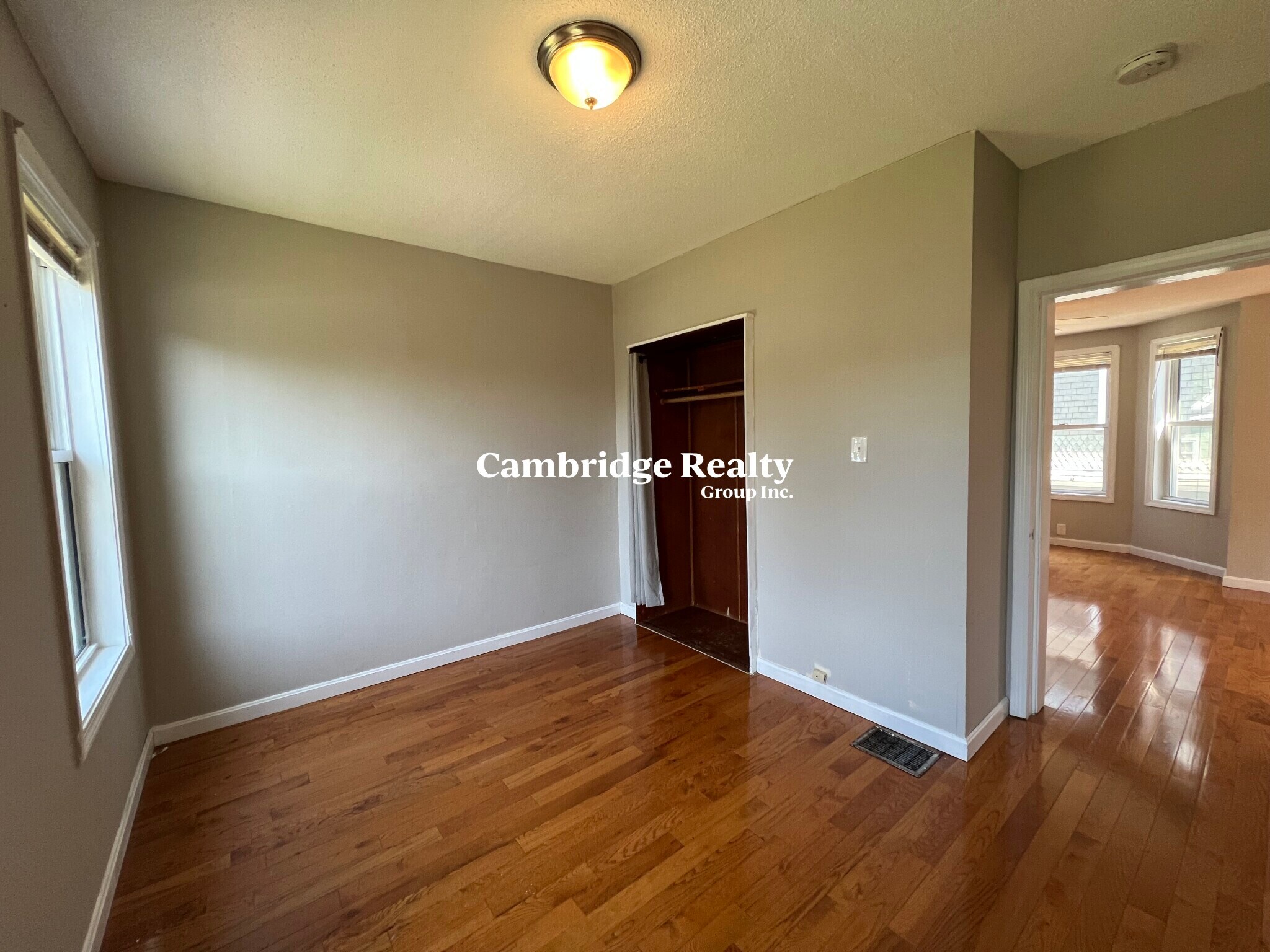 Building Photo - 11 Hudson St