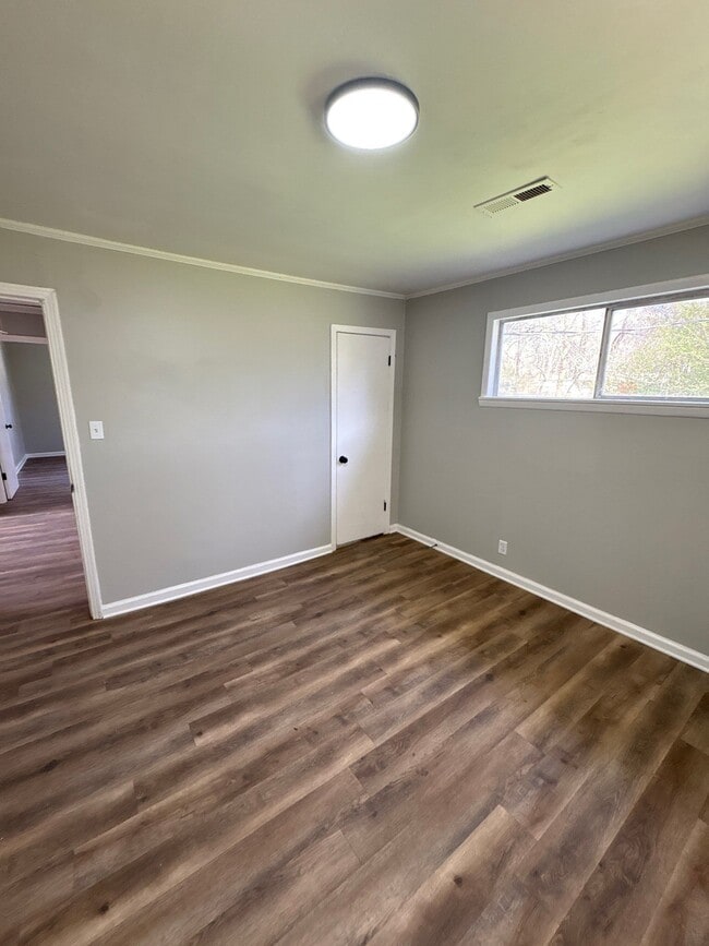 Building Photo - 1110 S Washington Ave