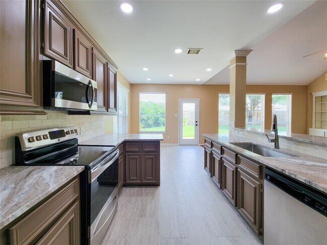 Building Photo - 21122 Golden Sycamore tr