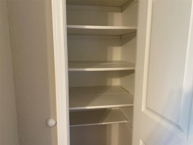 Building Photo - 2415 Poco Dr