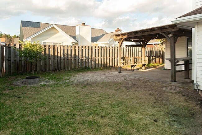 Building Photo - 511 Woodland Park Cir