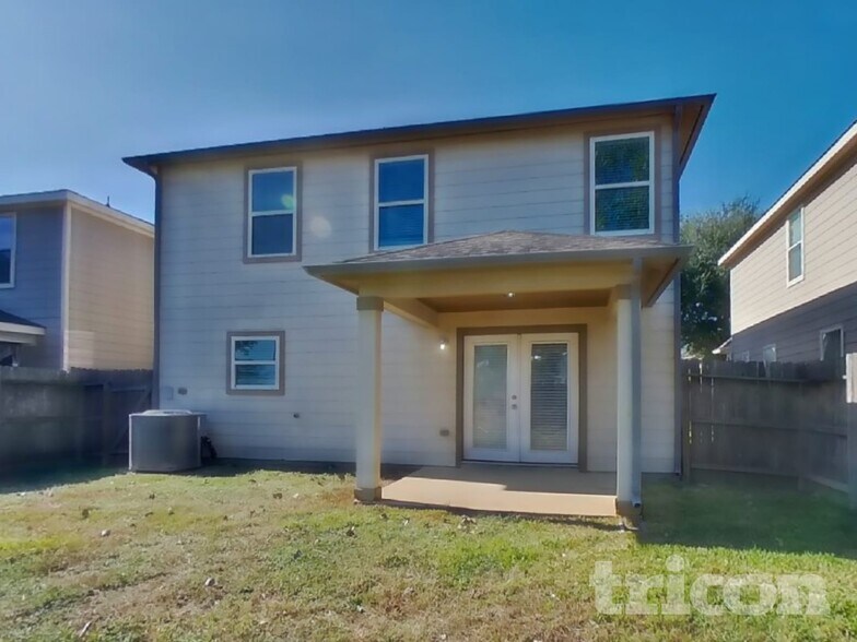 Building Photo - 10914 Tipton Oaks Dr