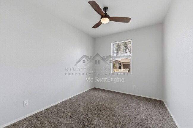 Building Photo - 17878 N Pietra Rd