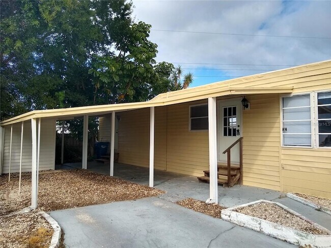 Building Photo - 205 52nd Ave Dr W
