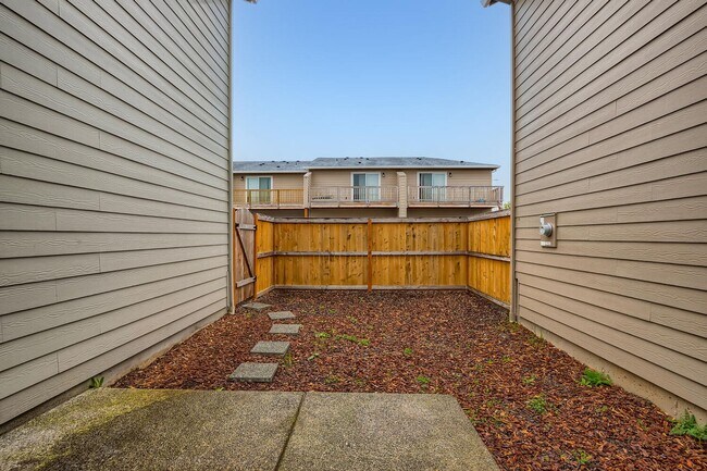 Building Photo - Beautiful Gresham Single-Family Home COMING SOON with a SPECIAL OFFER of $150 credit on your firs...