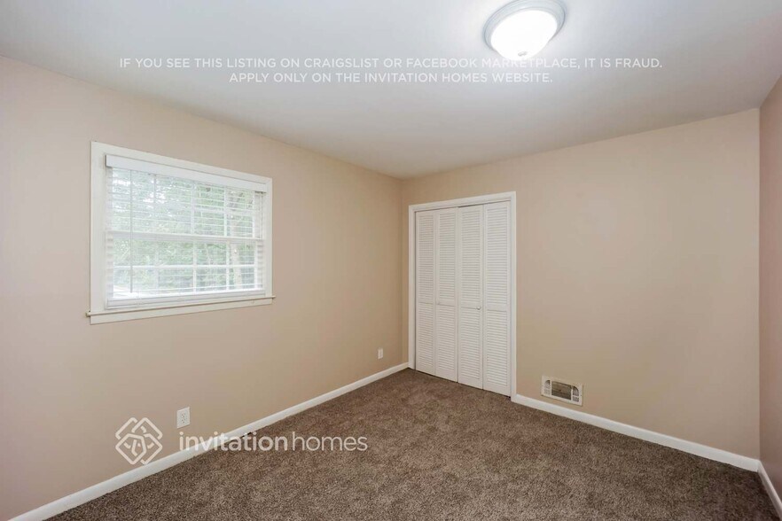 Building Photo - 3410 Valley Ridge Terrace SW