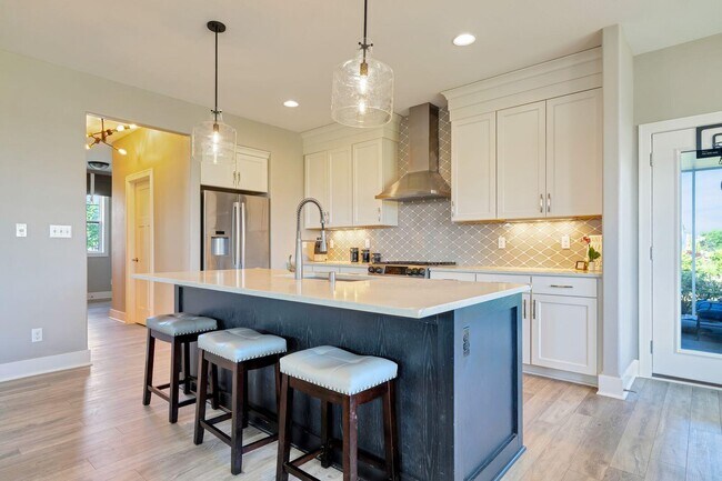 Building Photo - 3122 Mendota Ct