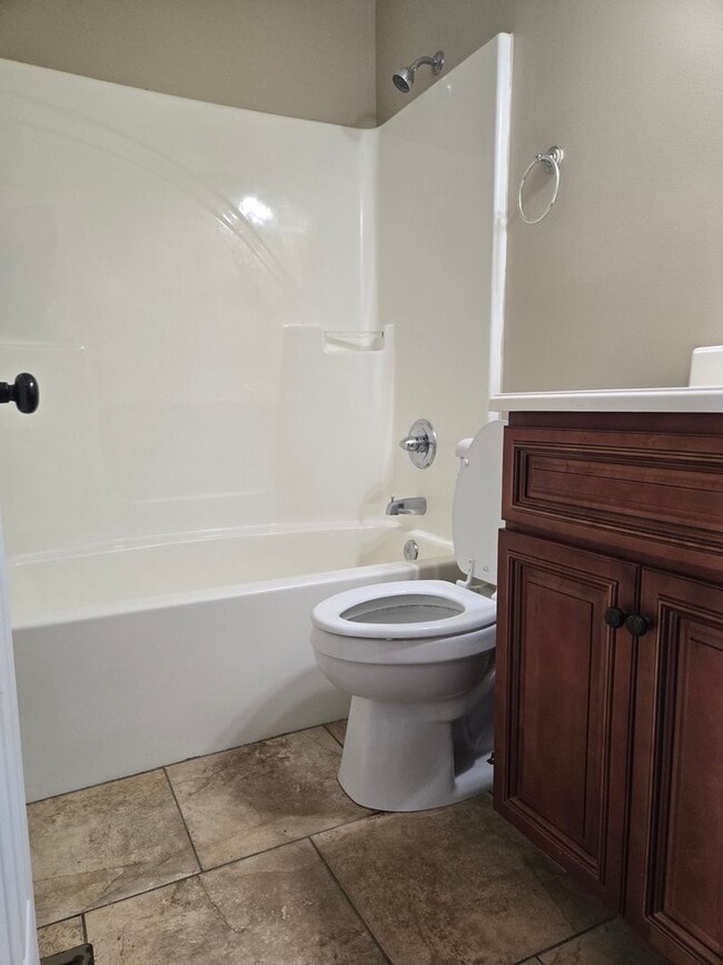 Building Photo - 2 Bedroom, 2 Bath w/ Washer&Dryer Included!