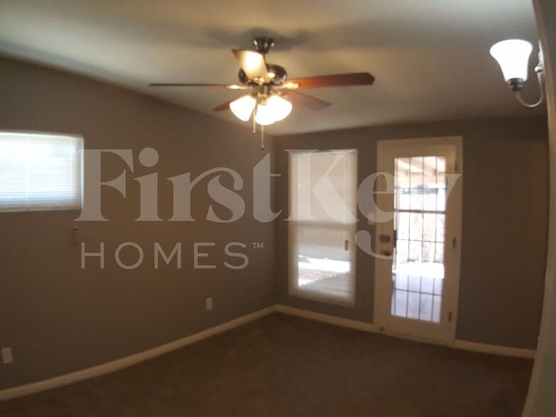 Building Photo - 332 Wisteria Ave
