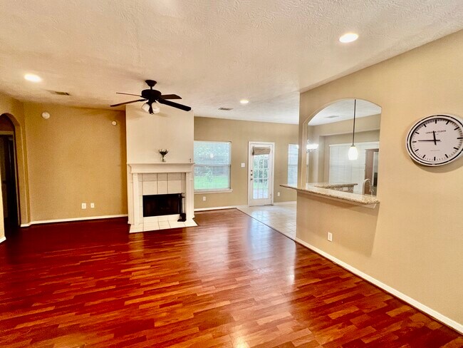 Building Photo - 2830 Spring Dusk Dr