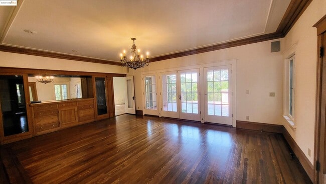 Building Photo - 139 Woodland Way
